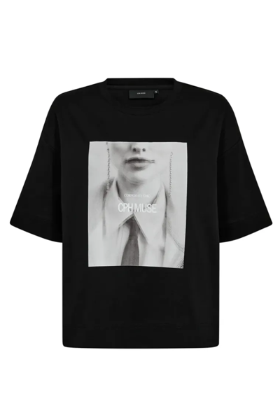 CMMUSE TEE BLACK