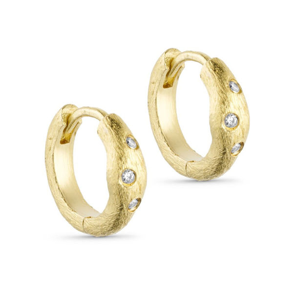 LYRA WIDE HOOP EARRING